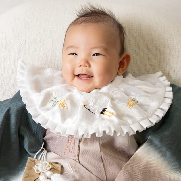 お宮参り撮影　笑顔の男の子