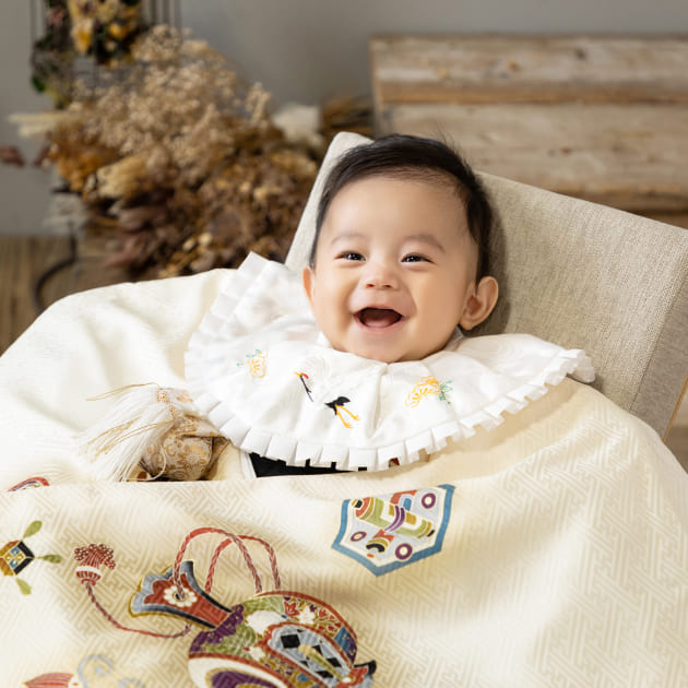 お宮参り撮影　笑顔の男の子